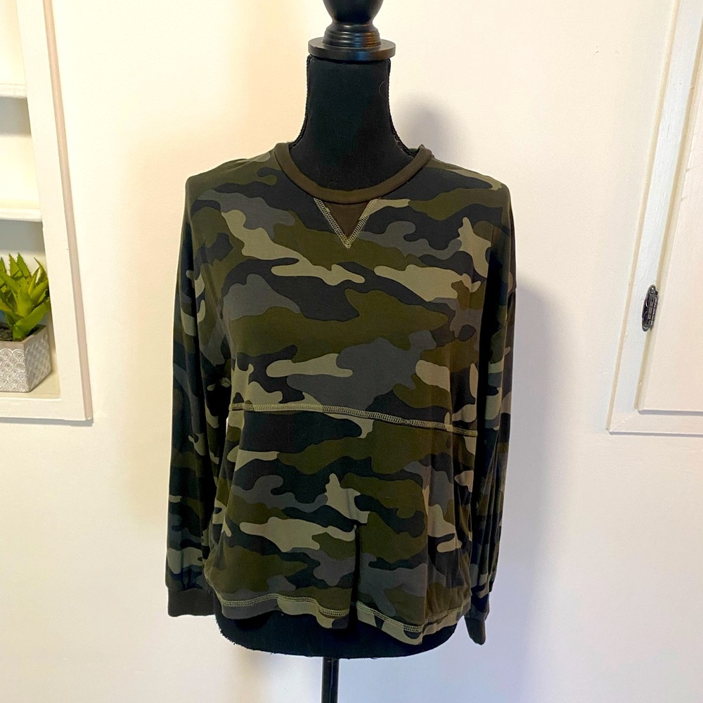 BB Dakota Camo Top